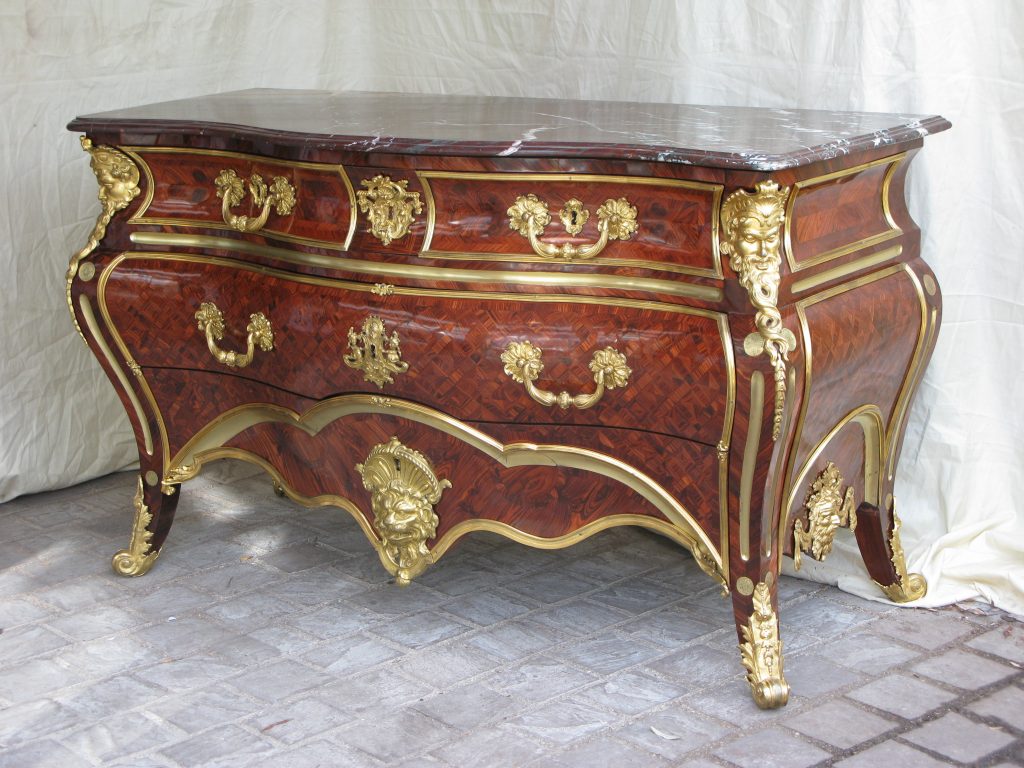 ébénisterie française, meubles de collection à vendre, expertise de meubles anciens