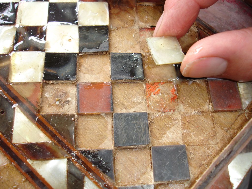 colles en haute ébénisterie, Adhésifs en ébénisterie, Assemblages en ébénisterie