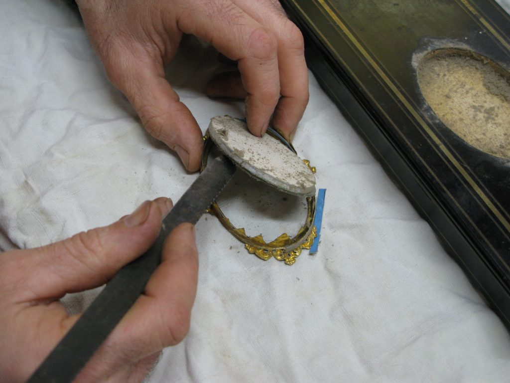 restauration de meubles historiques, techniques traditionnelles, préservation du patrimoine, authenticité