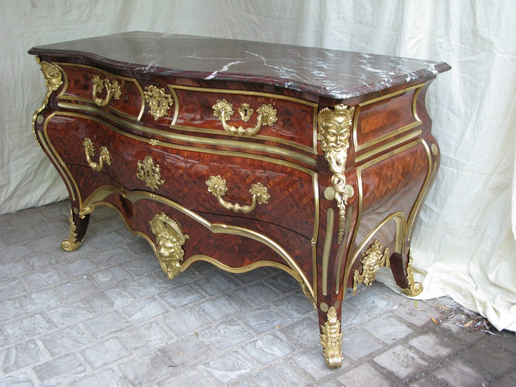 ébénisterie d'excellence, Meubles de luxe faits main, Restauration de meubles anciens, Créations ébénisterie prestigieuses