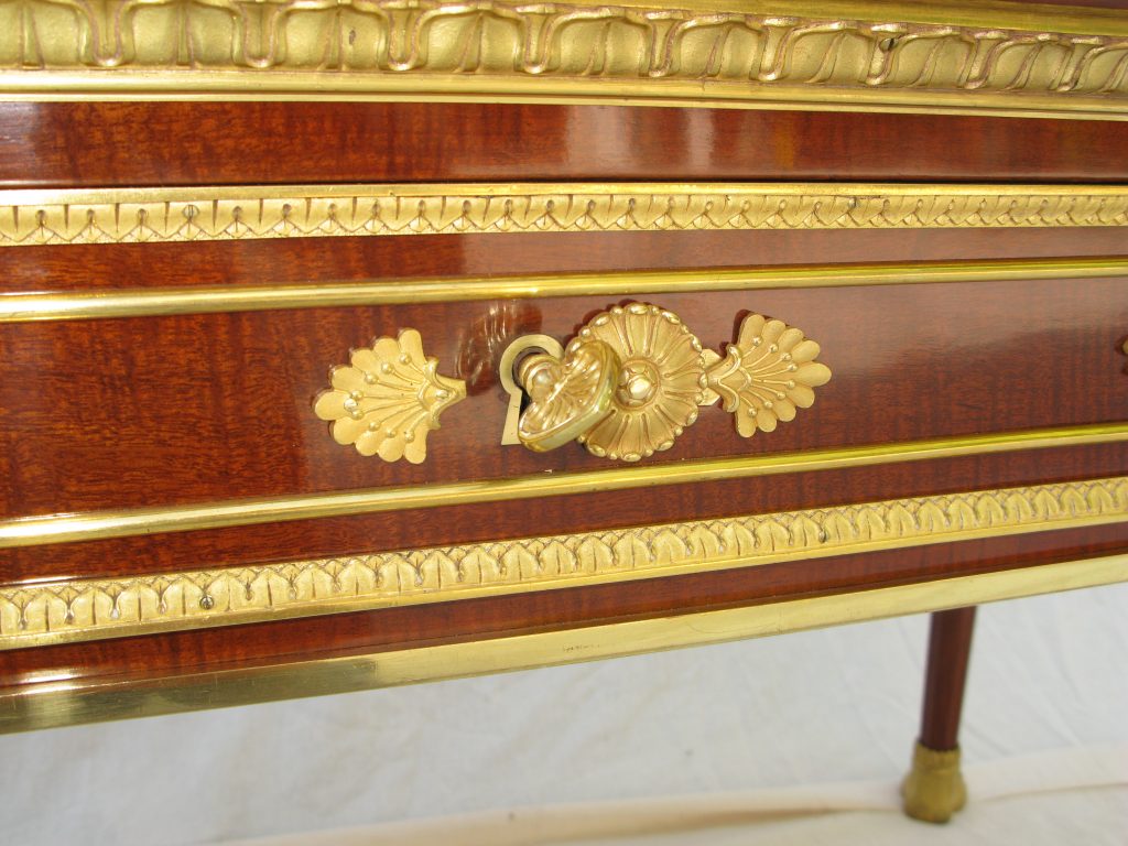 laquage d'exception,Finition noire profonde Application de 15 couches de laque traditionnelle Vernissage au tampon avec plus de 30 passes 