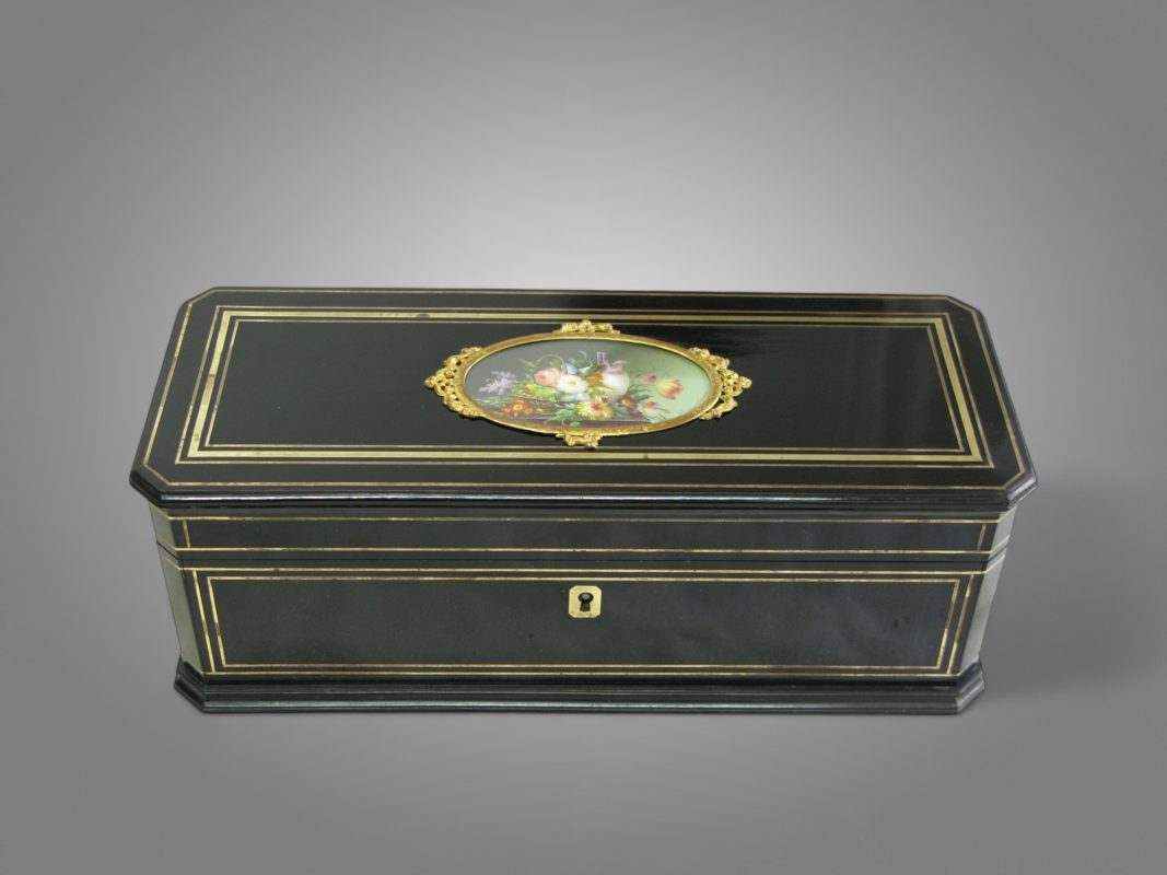 Ébénisterie luxe coffre Tahan - Fine marquetry restoration expert