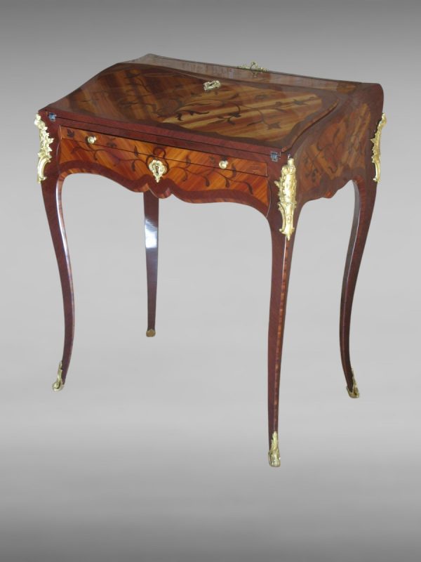 Chambre somptueuse repensée avec un aménagement de luxe exclusif