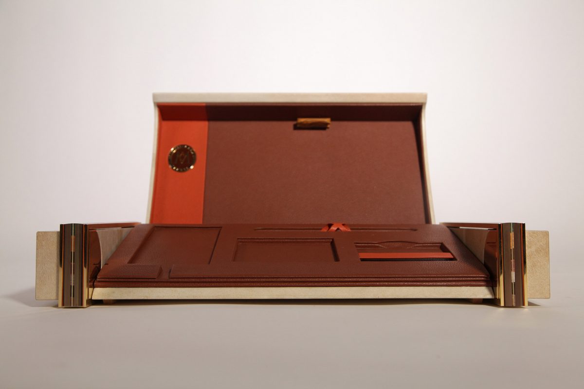 Création artisanale bureau marqueterie - Bespoke desk accessories designer