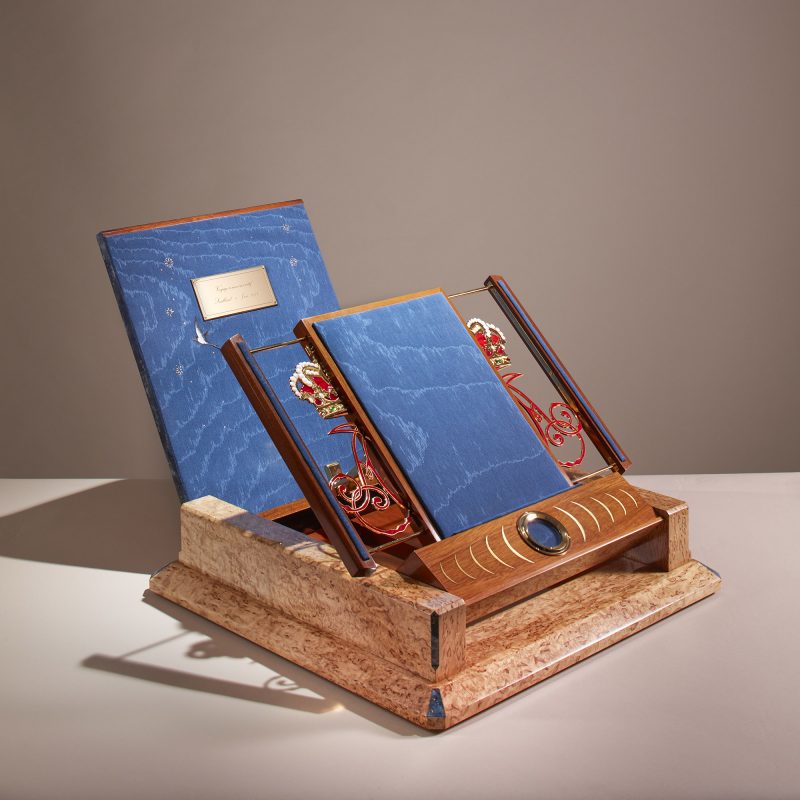 Meubles de prestige en marqueterie artisanale pour intérieurs exclusifs