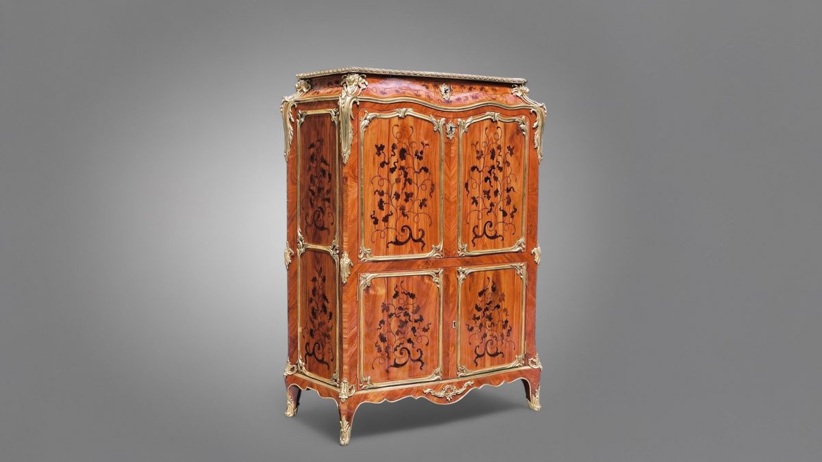 Restauration de meuble ancien en marqueterie